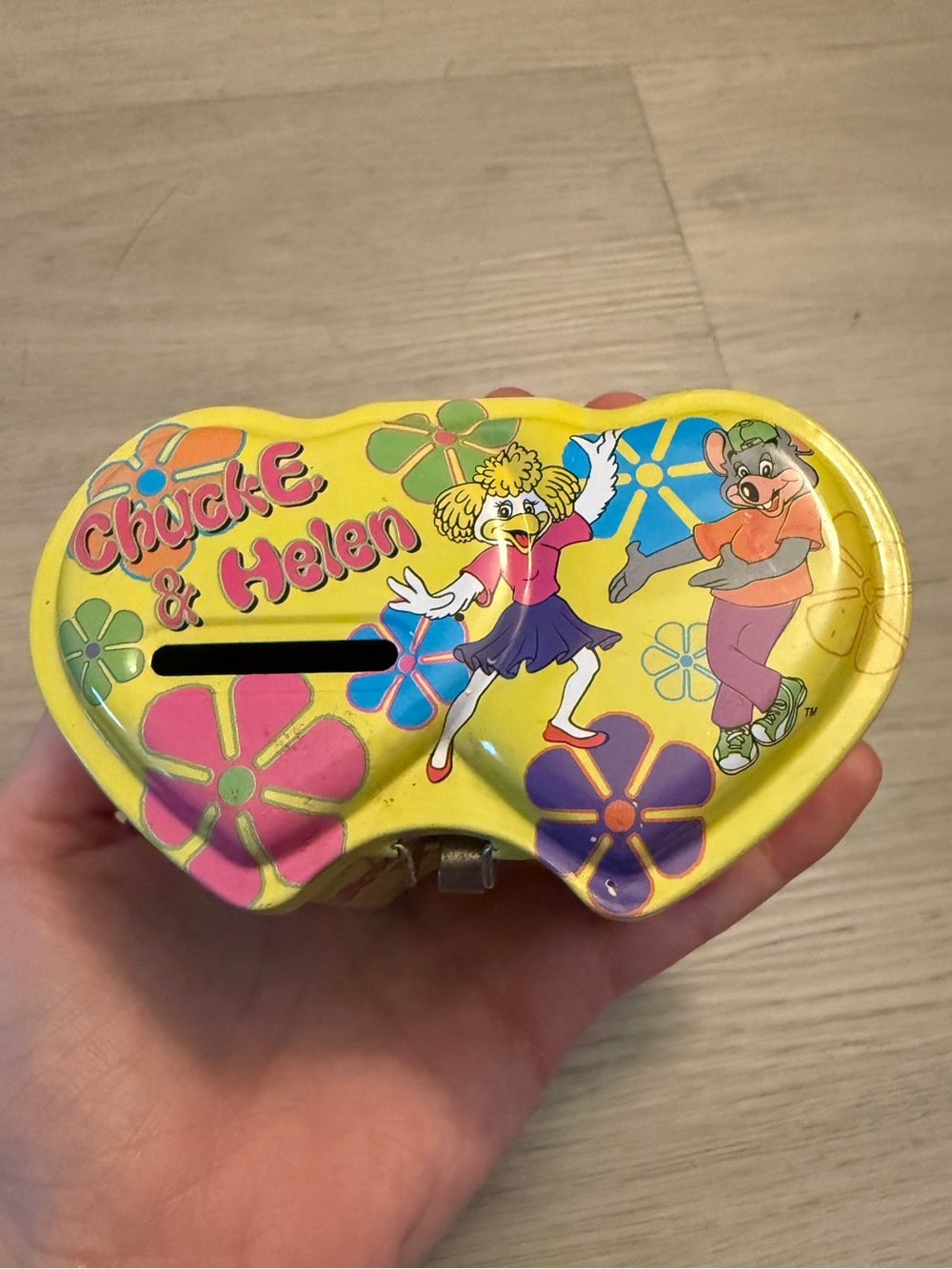 Extremely Rare Chuck E. Cheese & Helen Hinged Mini Tin Bank Vintage 90s Kidcore